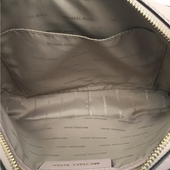 Michael Kors Pink Crossbody Bag with Gold Chain - Picture 12 of 16